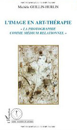 Musique, image et transversalité des modes d'expression en Art-thérapie. Troubles du langage dans la petite enfance.